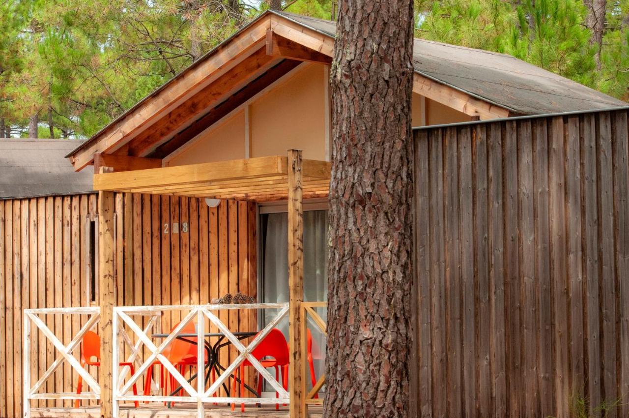 Hotel Vtf Les Oyats Sylvadoures Maubuisson Exterior foto