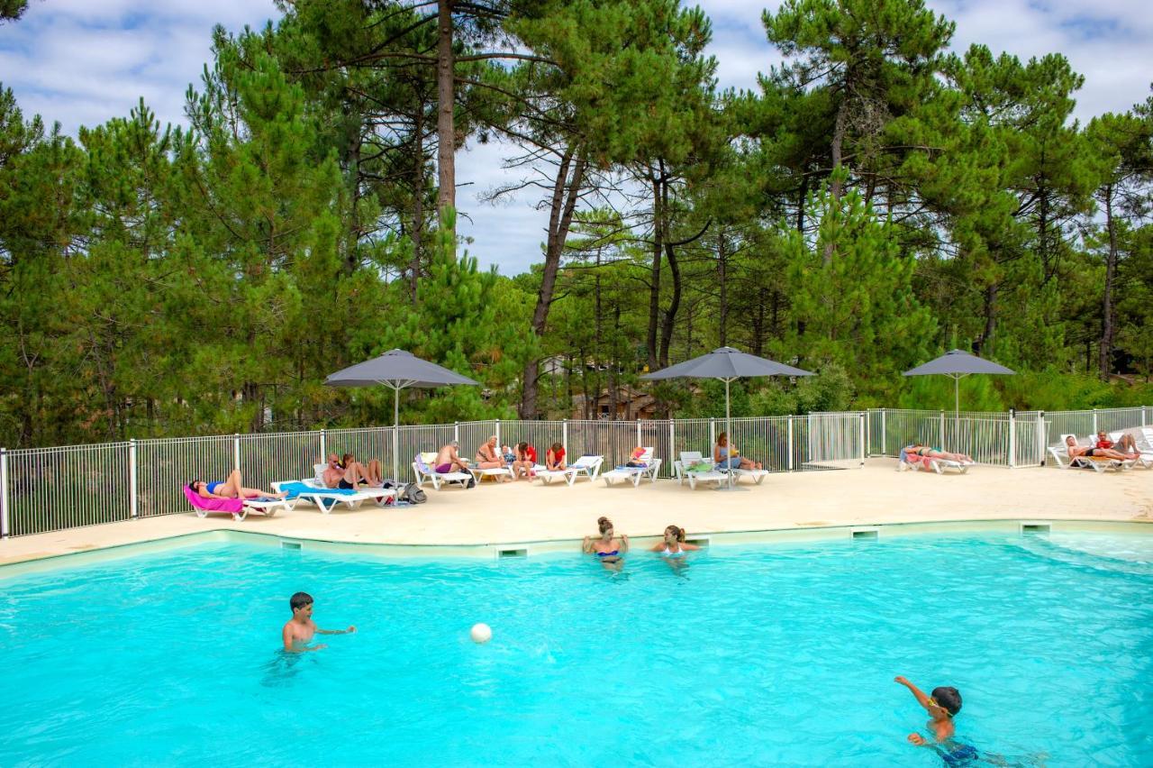 Hotel Vtf Les Oyats Sylvadoures Maubuisson Exterior foto