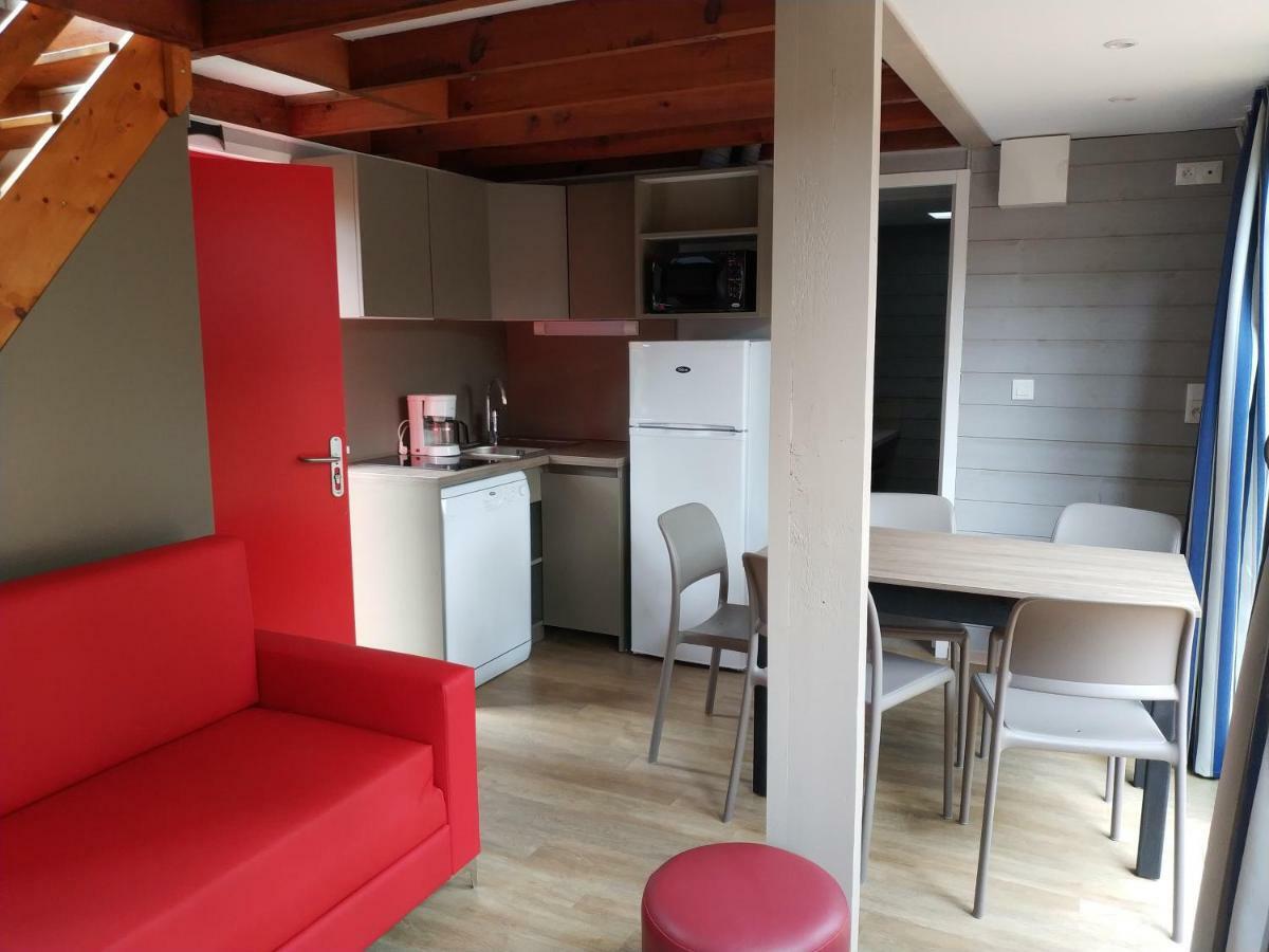 Hotel Vtf Les Oyats Sylvadoures Maubuisson Exterior foto